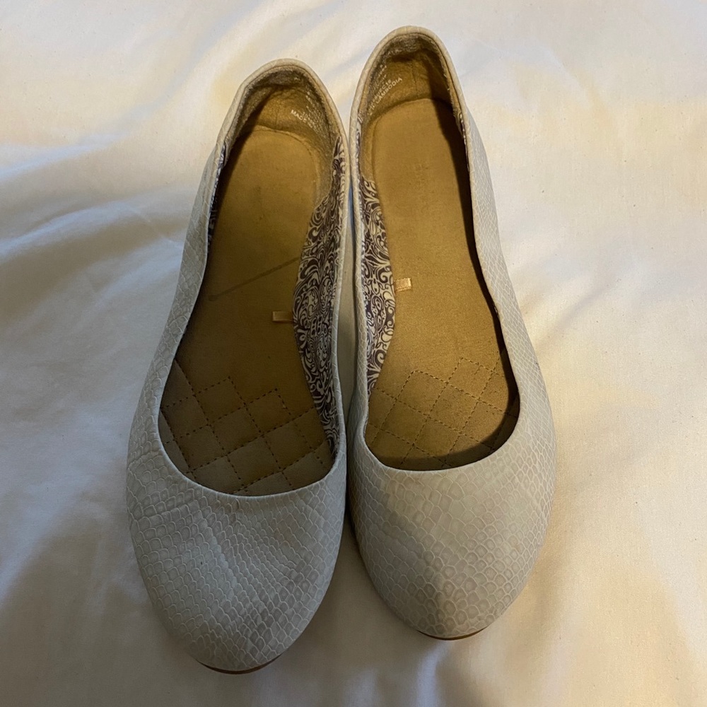 Flats/ Sandals